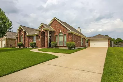 306 King William Drive, La Porte, TX 77571 - Photo 2