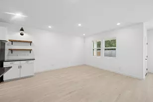 518 Monarch Trl, Huntsville, TX 77340 - Photo 4