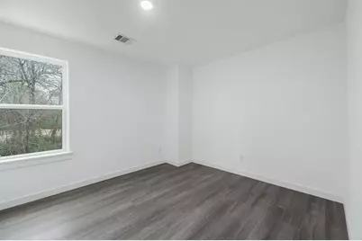 8639 Peachtree St Street, Houston, TX 77016 - Photo 8