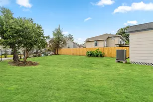 7422 McKinney St, Houston, TX 77011 - Photo 8