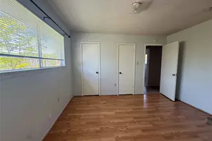 514 W Castle Harbour Dr, Friendswood, TX 77546 - Photo 10