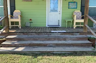 142 Tarpon Dr, Palacios, TX 77465 - Photo 2
