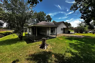 205 Honeysuckle Dr, Baytown, TX 77520 - Photo 8