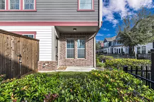 12562 Holly Blue Ln, Houston, TX 77077 - Photo 2