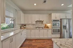 23 Fortuneberry Pl, The Woodlands, TX 77382 - Photo 12