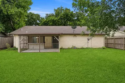 2126 Quail Valley East Drive, Missouri City, TX 77459 - Photo 32