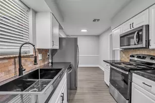 12331 Flushing Meadows Dr, Houston, TX 77089 - Photo 16