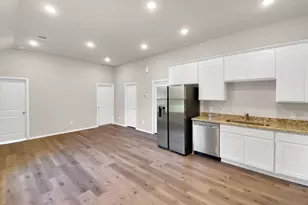 9770 Blackgum Dr, Willis, TX 77318 - Photo 4