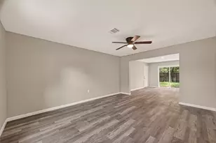 5751 Thrush Dr, Houston, TX 77033 - Photo 6