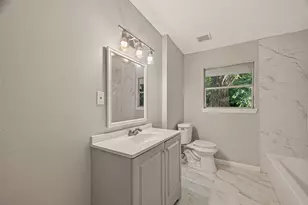 5751 Thrush Dr, Houston, TX 77033 - Photo 26
