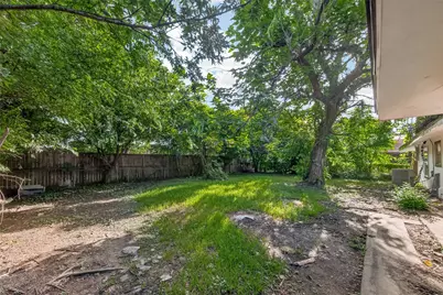 5751 Thrush Drive, Houston, TX 77033 - Photo 38