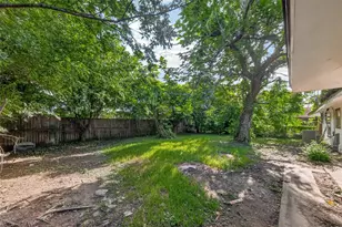 5751 Thrush Dr, Houston, TX 77033 - Photo 38