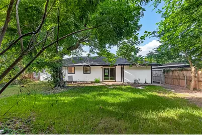 5751 Thrush Drive, Houston, TX 77033 - Photo 40