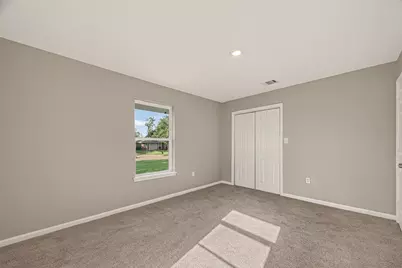 5751 Thrush Drive, Houston, TX 77033 - Photo 34