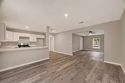 5751 Thrush Drive, Houston, TX 77033 - Photo 12