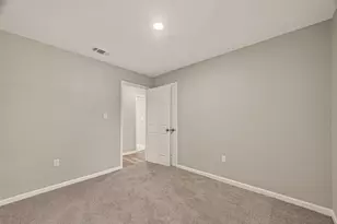 5751 Thrush Dr, Houston, TX 77033 - Photo 24