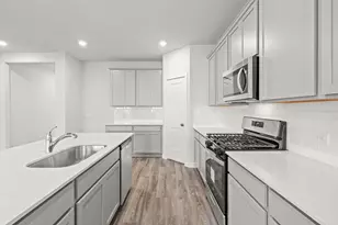 25419 Blossom Ct, Montgomery, TX 77316 - Photo 6