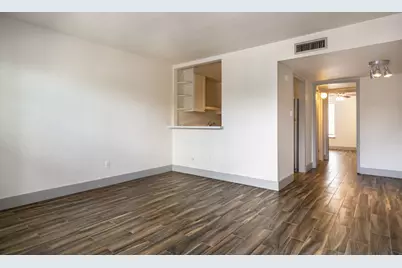 600 19th Street #5, Galveston, TX 77550 - Photo 2