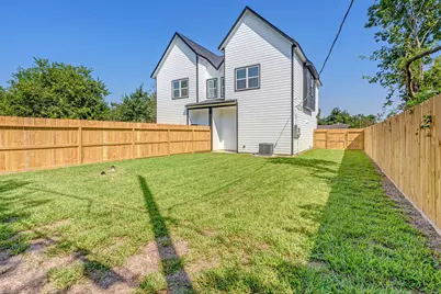 5642 Hirondel Street, Houston, TX 77033 - Photo 4