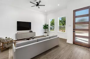 5642 Hirondel St, Houston, TX 77033 - Photo 10