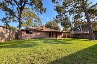 8 Sunnybrook St, Angleton, TX 77515 - Photo 16