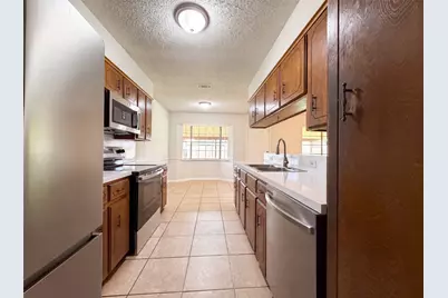 8 Sunnybrook Street, Angleton, TX 77515 - Photo 2