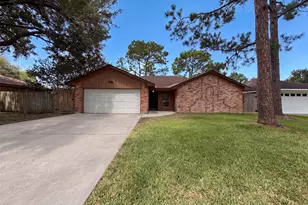 8 Sunnybrook St, Angleton, TX 77515 - Photo 1