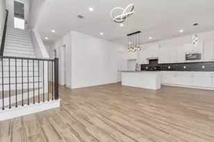 5616 Savyon Dr, Houston, TX 77091 - Photo 2