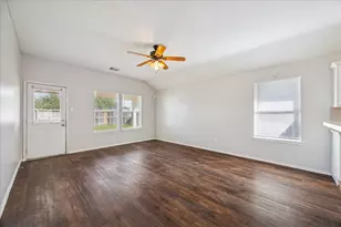 448 Sandstone Creek Ln, Dickinson, TX 77539 - Photo 2