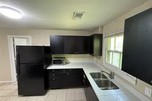 509 Stimpson St, Baytown, TX 77520 - Photo 8