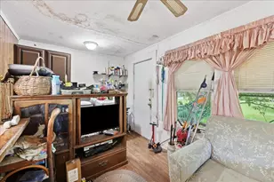 605 3rd St, Orange, TX 77630 - Photo 16
