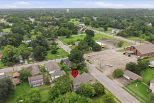 605 3rd St, Orange, TX 77630 - Photo 4