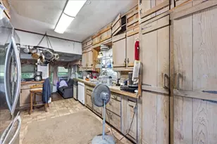 605 3rd St, Orange, TX 77630 - Photo 14