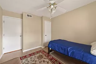 2120 Wilcrest Dr, Houston, TX 77042 - Photo 18