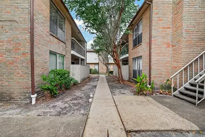 2120 Wilcrest Drive #220, Houston, TX 77042 - Photo 2