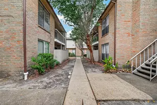 2120 Wilcrest Dr, Houston, TX 77042 - Photo 2