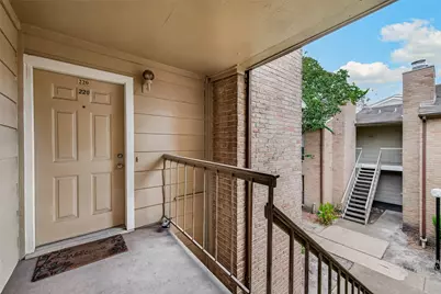 2120 Wilcrest Drive #220, Houston, TX 77042 - Photo 4