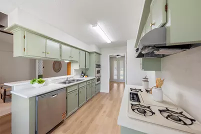 209 Pine Oak Drive, Highlands, TX 77562 - Photo 12