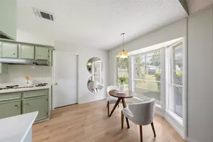 209 Pine Oak Dr, Highlands, TX 77562 - Photo 10