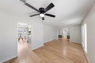 209 Pine Oak Dr, Highlands, TX 77562 - Photo 16