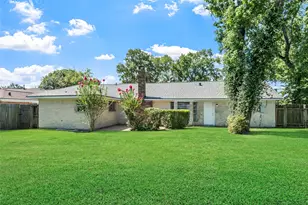 209 Pine Oak Dr, Highlands, TX 77562 - Photo 32