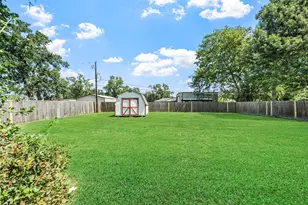 209 Pine Oak Dr, Highlands, TX 77562 - Photo 30