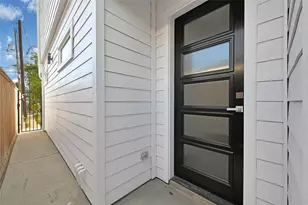 111 E 33rd St, Houston, TX 77018 - Photo 4