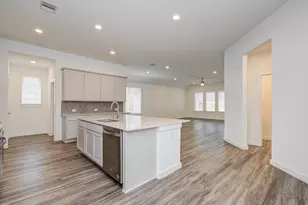 10011 Angelina Woods Ln, Conroe, TX 77384 - Photo 12