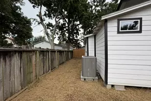 113 Delmar St, Houston, TX 77011 - Photo 32