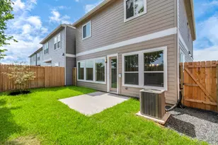 1417 Northern Brewer Trl, Houston, TX 77008 - Photo 2