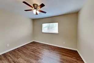 4919 Chase Wick Dr, Bacliff, TX 77518 - Photo 14