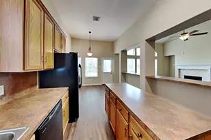 4919 Chase Wick Dr, Bacliff, TX 77518 - Photo 2