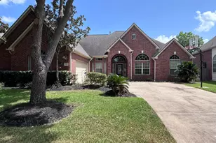 5219 Emerald Trace Ct, Sugar Land, TX 77479 - Photo 2