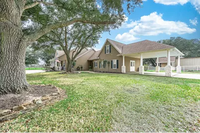 4127 Country Trails Street, Alvin, TX 77511 - Photo 4